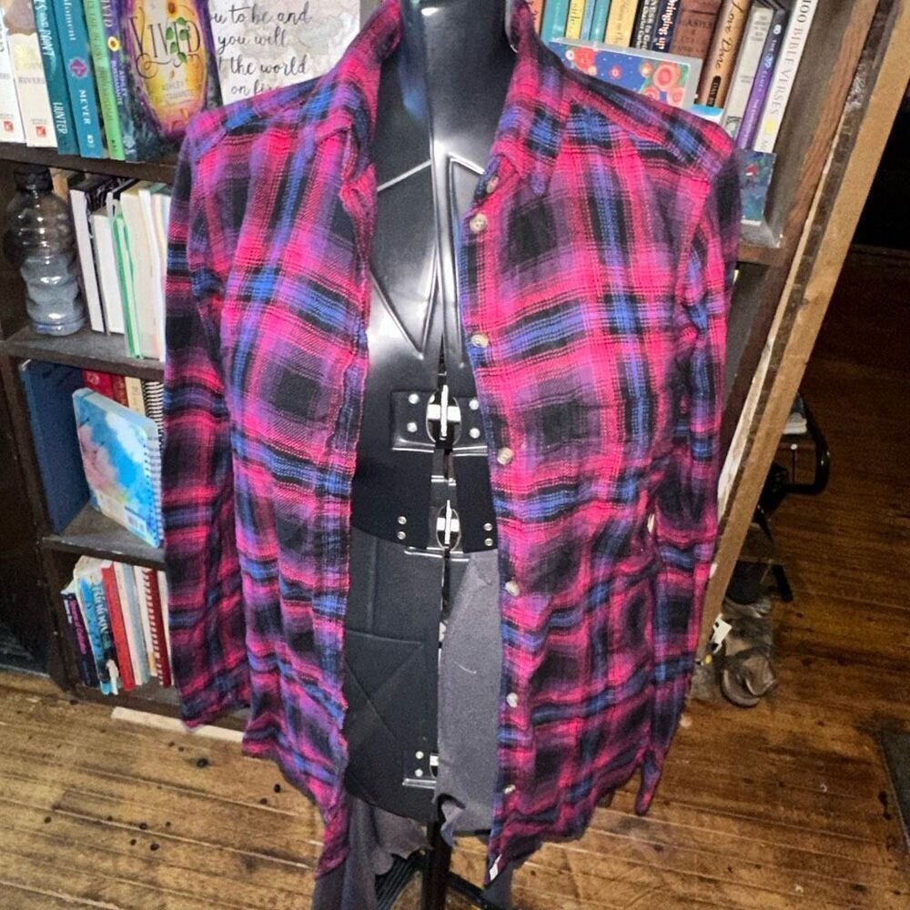 American Eagle ahmazingly soft boyfriend S button down shirt